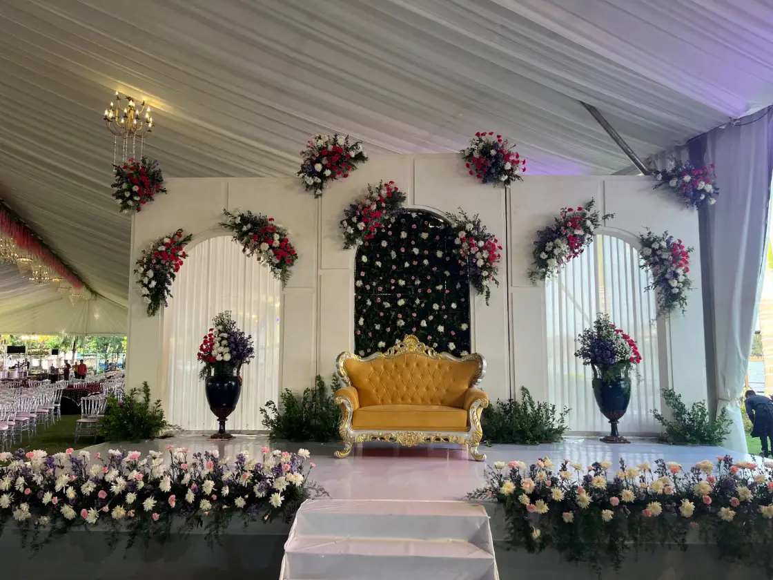 Abhaya Family at Naveen Hotel, Hubli — frame 16