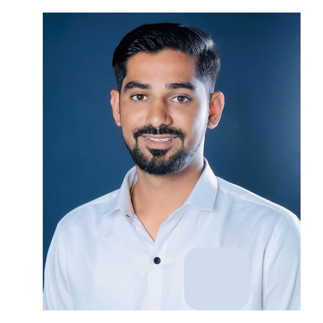 Mukesh S Havaldar, Founder and Director